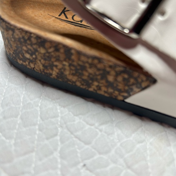 Kali women’s white sandals size 9 new double buckle‎ cork - Picture 4 of 8